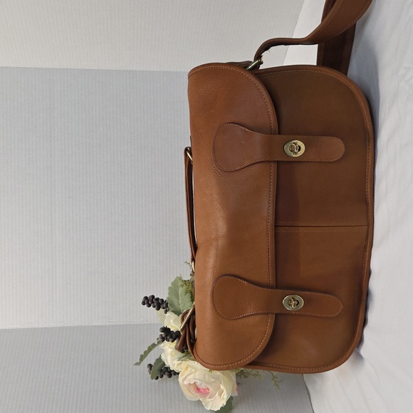 Coach Handbags - VTG COACH MUSETTE 1970'S Handbag Color: TAN Saddle Bag